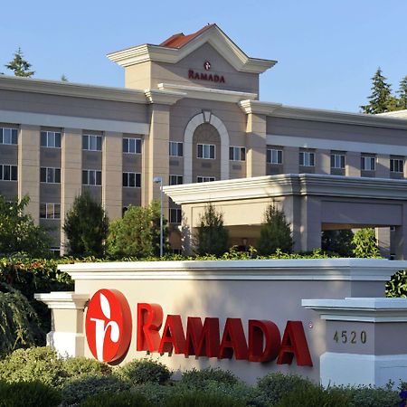 Ramada By Wyndham Olympia Hotel Exterior photo